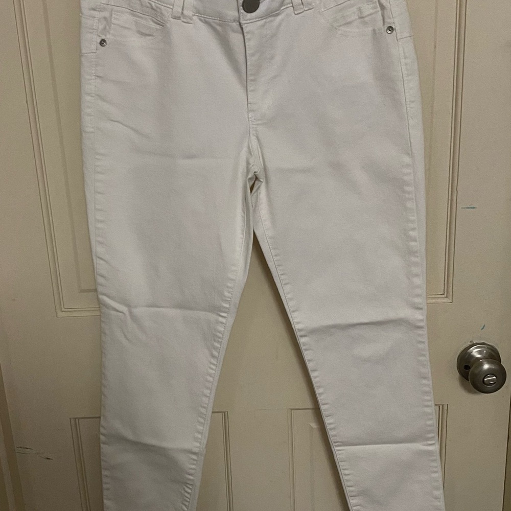 Womens capris size 8 white